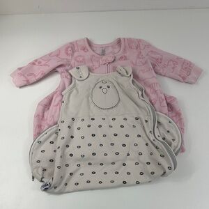 Lot of 2 baby swaddles 3-6 Months animal print Carters & Nested Bean